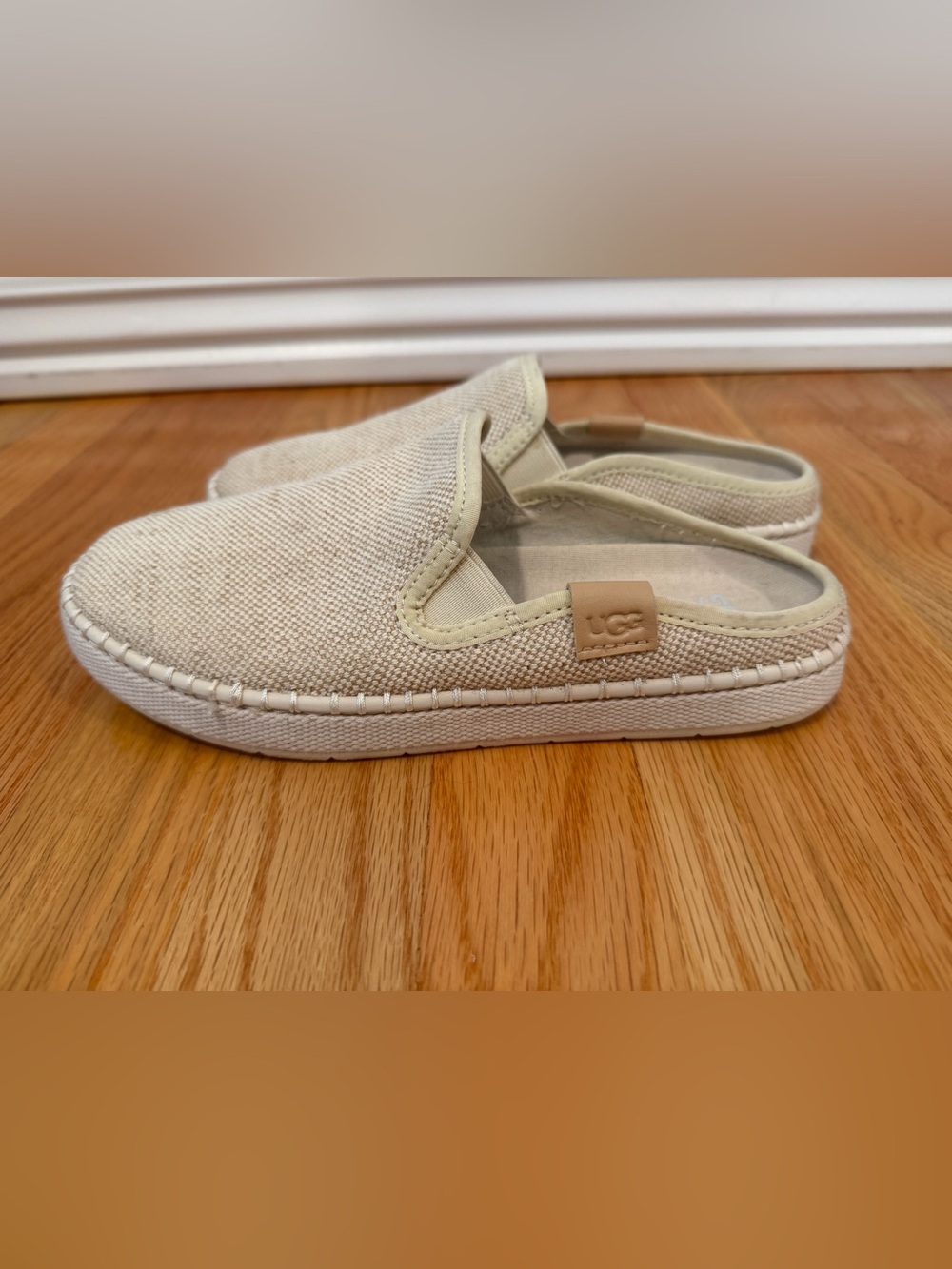UGG Delu Canvas Slip On Sneakers Natural Espadrille Women’s 6